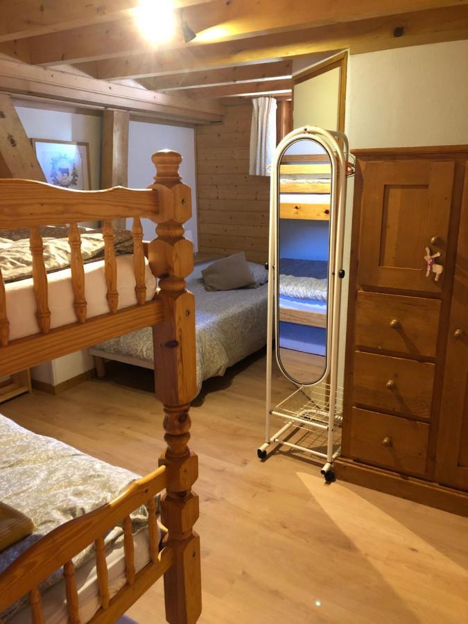 Central Hostel Chatel Luaran gambar