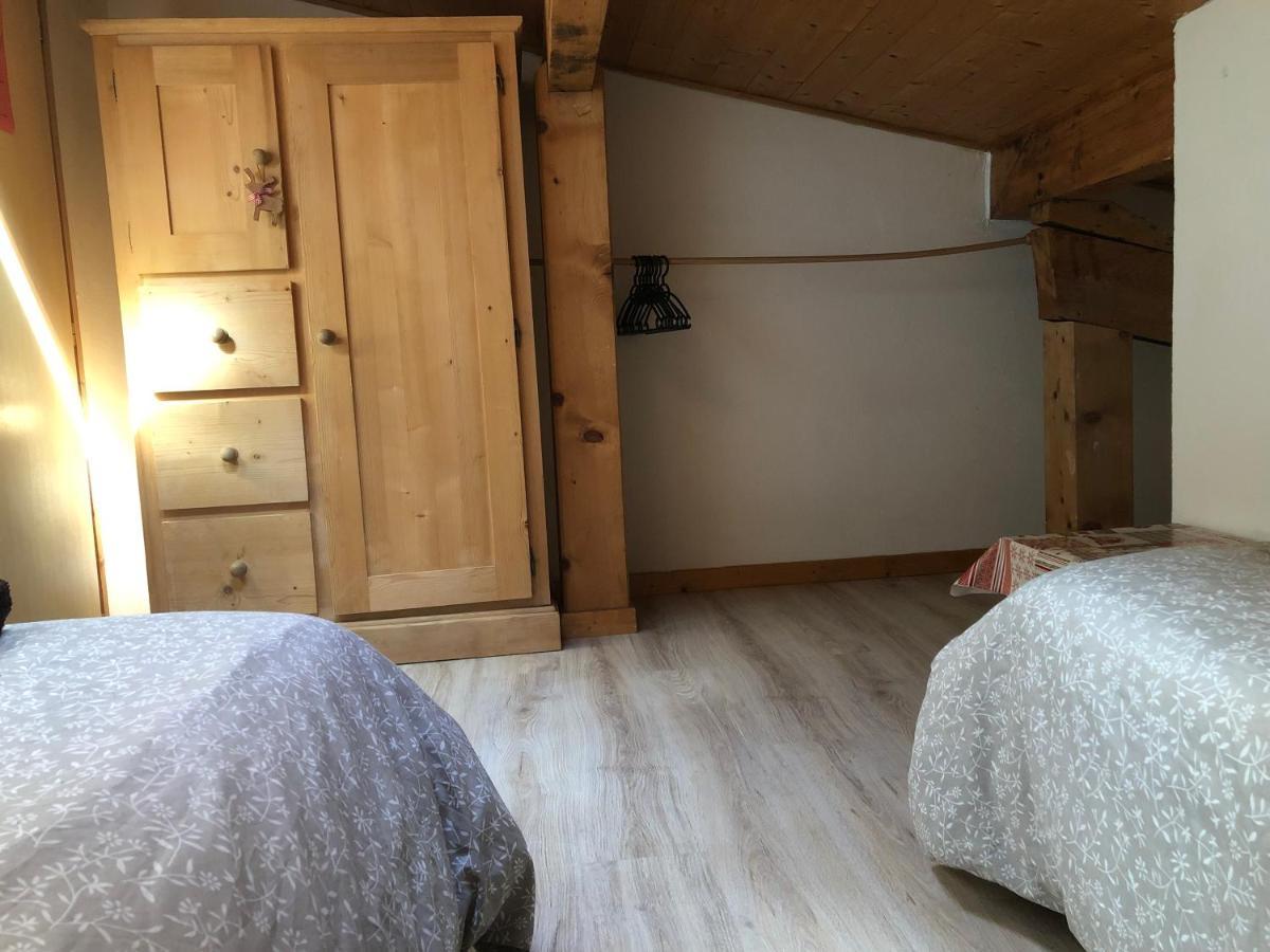 Central Hostel Chatel Luaran gambar