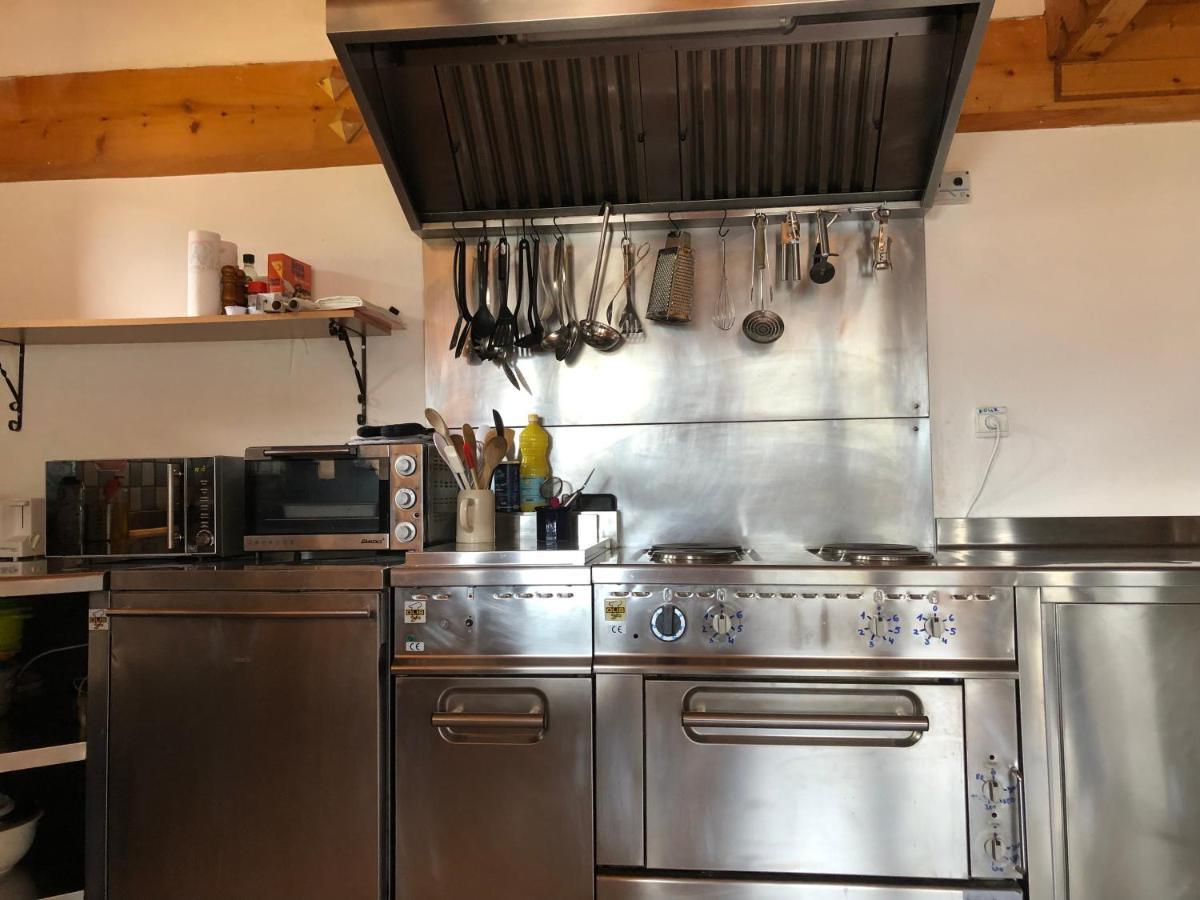 Central Hostel Chatel Luaran gambar