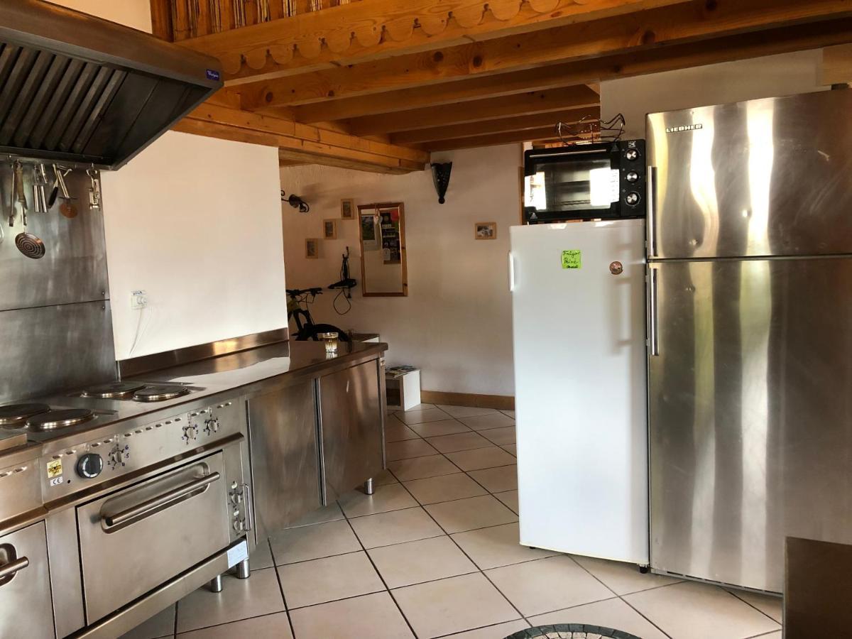 Central Hostel Chatel Luaran gambar