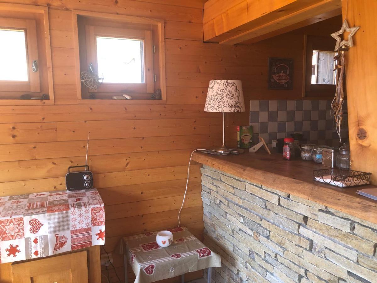 Central Hostel Chatel Luaran gambar