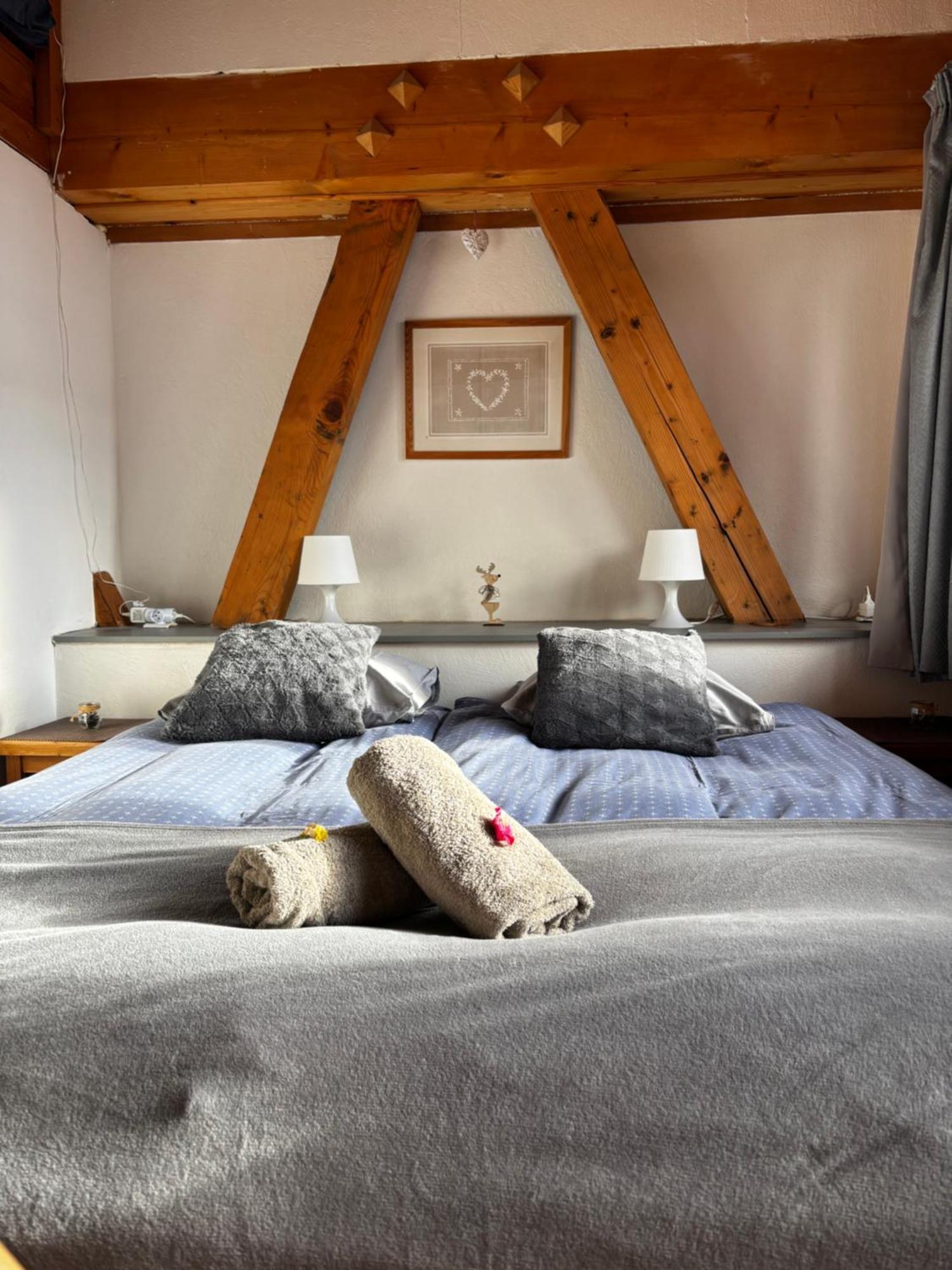 Central Hostel Chatel Luaran gambar