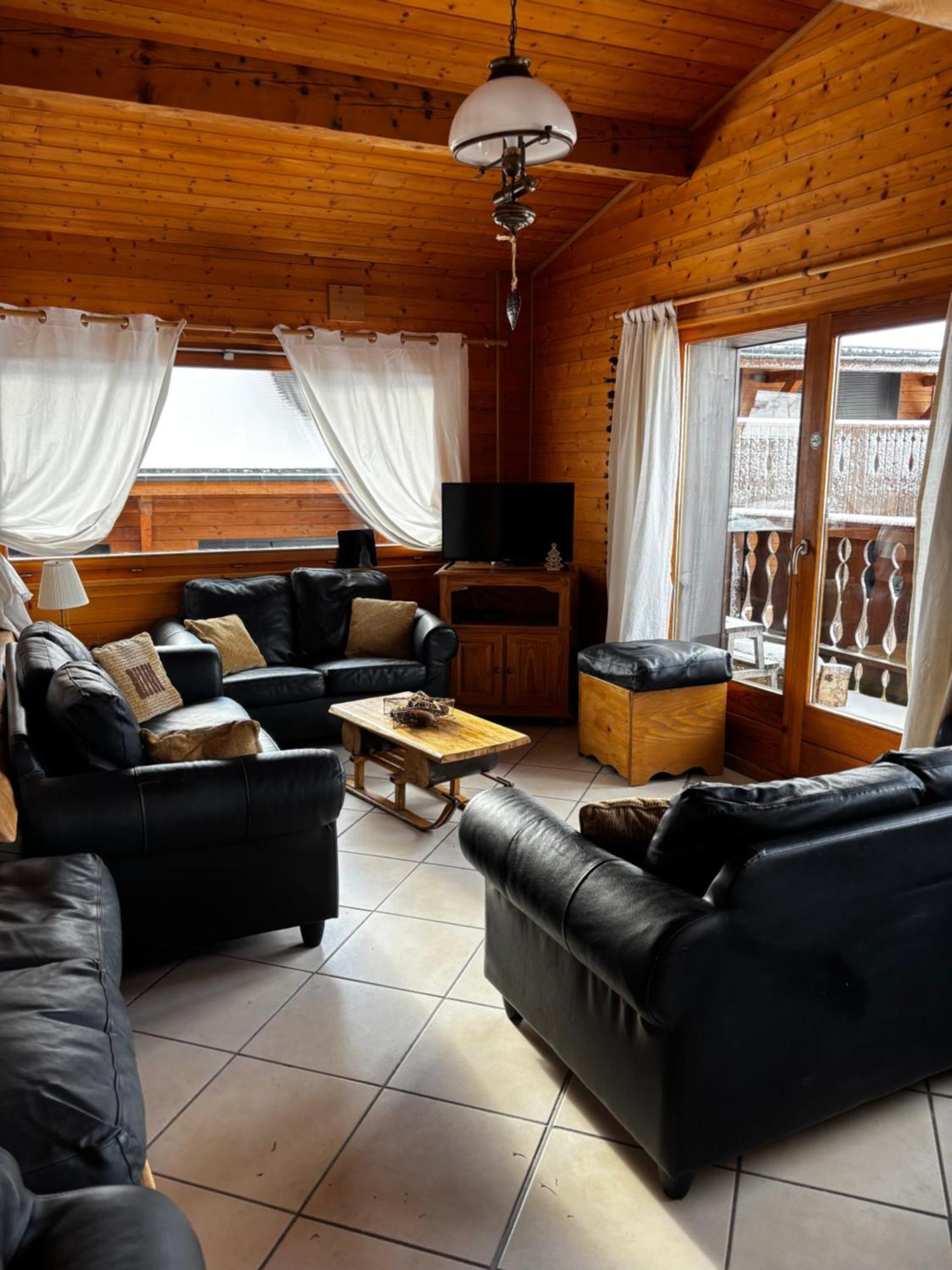 Central Hostel Chatel Luaran gambar