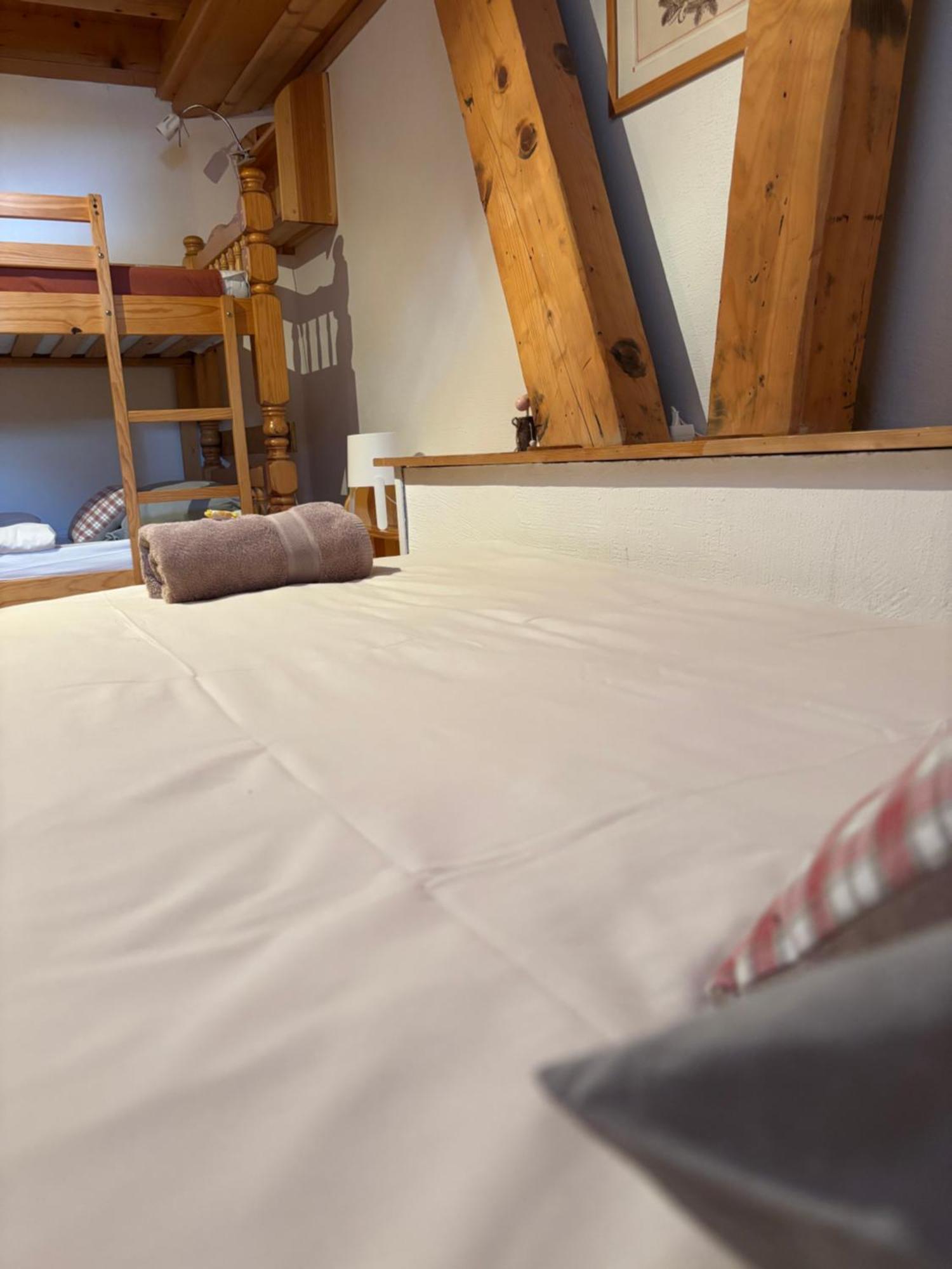 Central Hostel Chatel Luaran gambar
