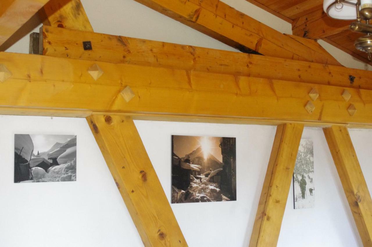 Central Hostel Chatel Luaran gambar