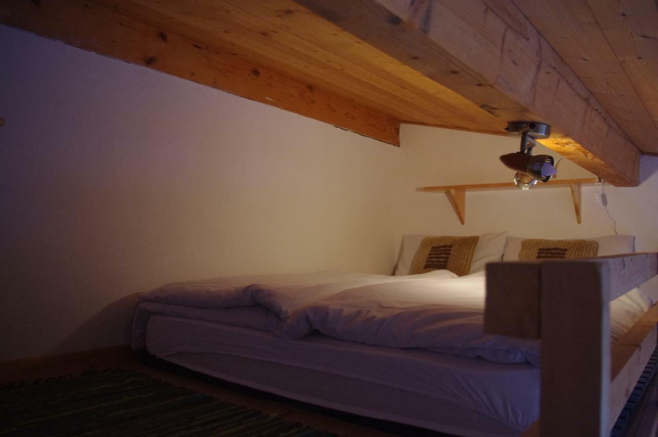 Central Hostel Chatel Luaran gambar