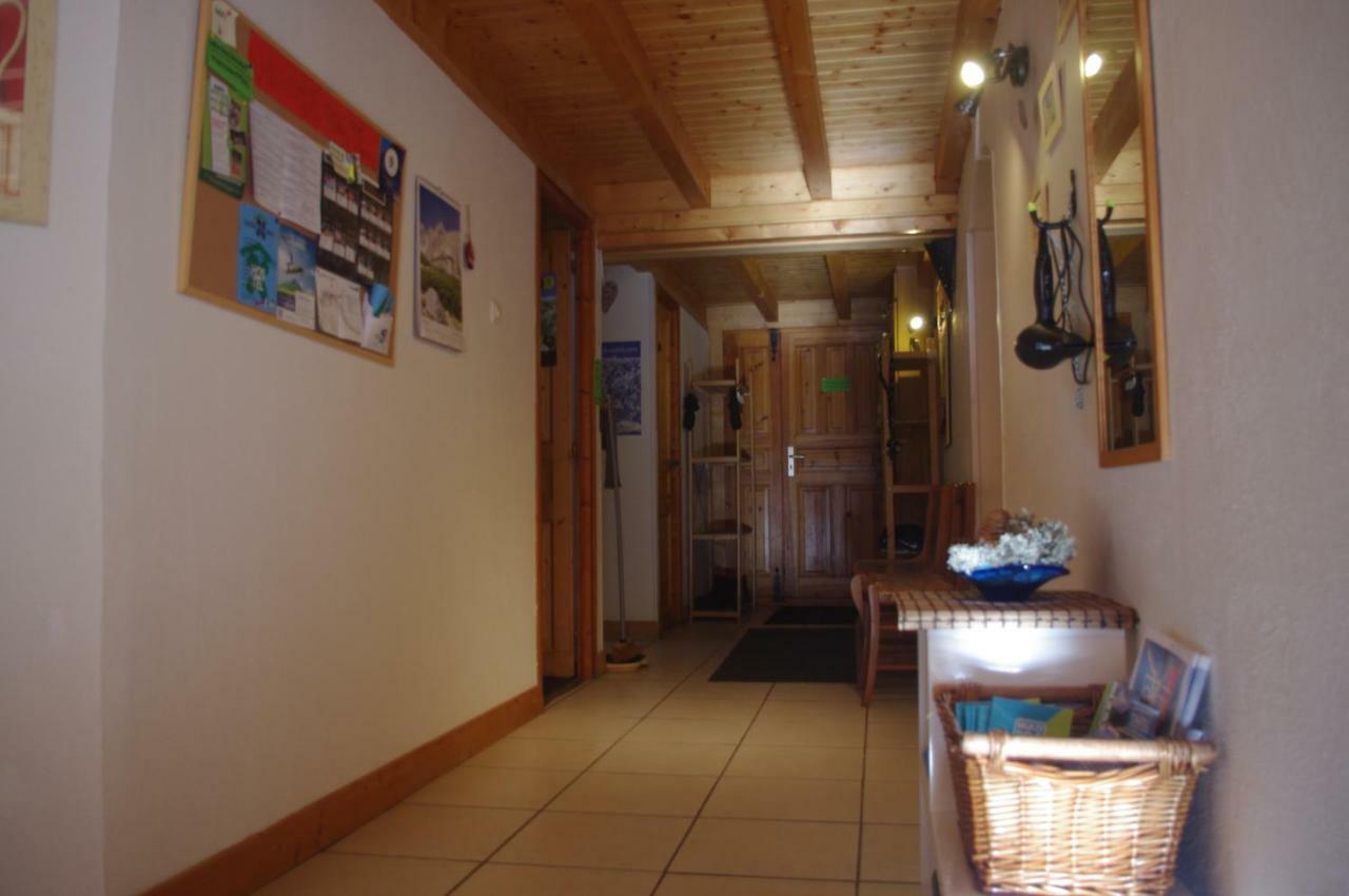 Central Hostel Chatel Luaran gambar